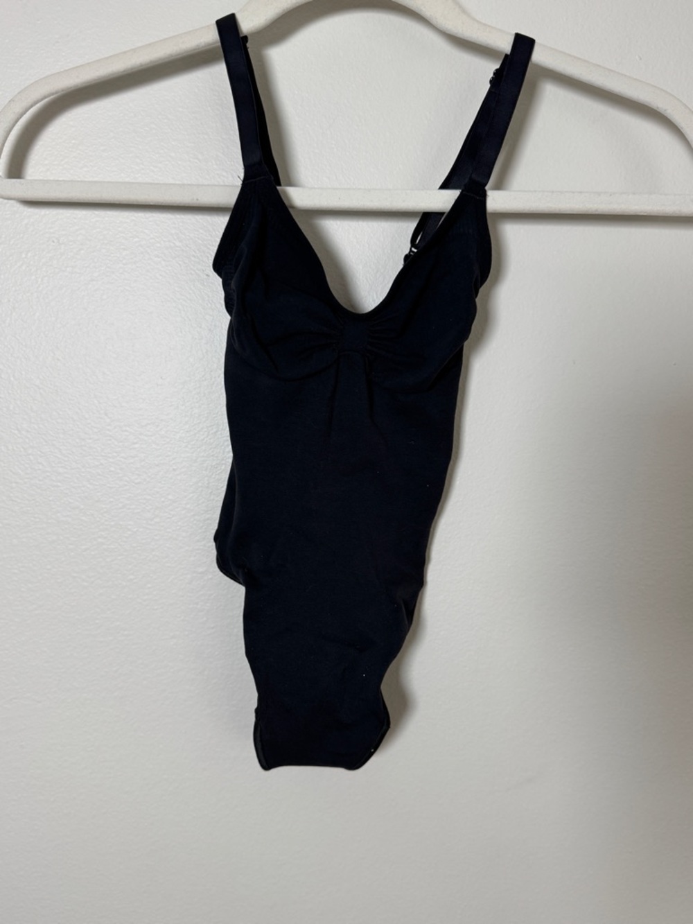 SKIMS Fits Everybody Thong XXS Black NWOT Seamless Stretch